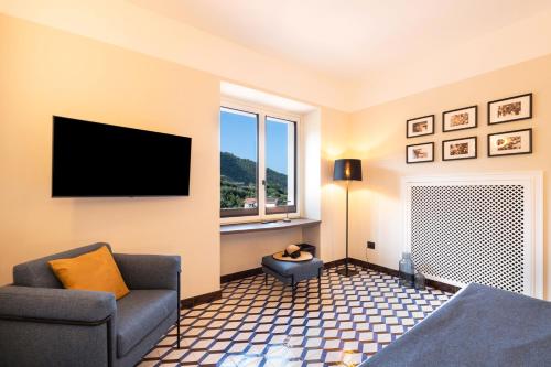 Μια τηλεόραση ή/και κέντρο ψυχαγωγίας στο Sorrento-luxury Suites