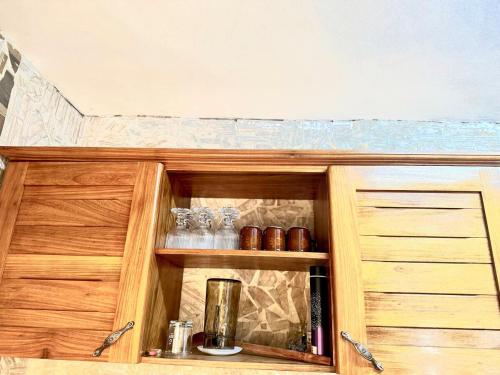 Φωτογραφία από το άλμπουμ του Montée Santa Barbara apartment σε Γιαουντέ