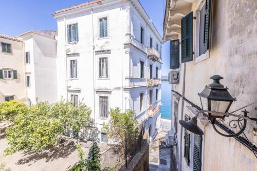 Mouragia Suites - Sea View Apartment