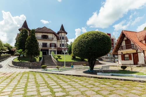 Κήπος έξω από το Chateau Palace