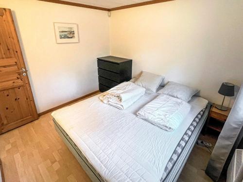 Katil atau katil-katil dalam bilik di 4 star holiday home in VÄDDÖ-By Traum
