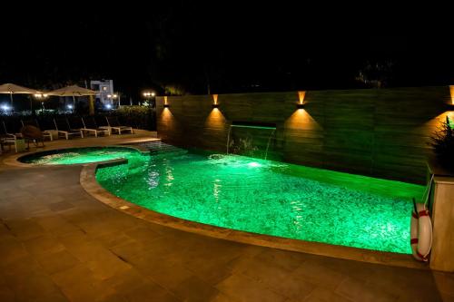 La alberca dentro o cerca de Le Grove Hotel - Superior Boutique