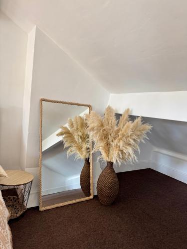 Ένα ή περισσότερα κρεβάτια σε δωμάτιο στο Beautiful Bohemian Double Bedroom in Birmingham