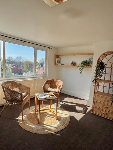 Χώρος καθιστικού στο Beautiful Bohemian Double Bedroom in Birmingham