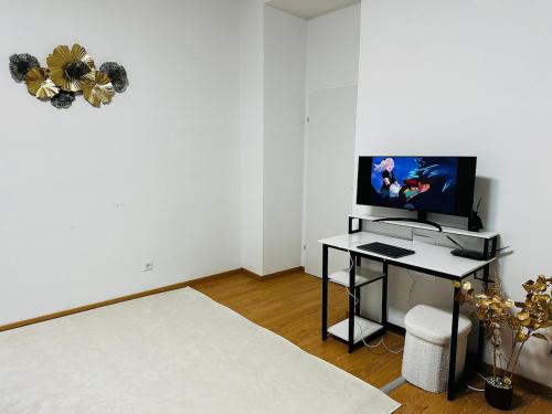 Cozy flat near main station & center