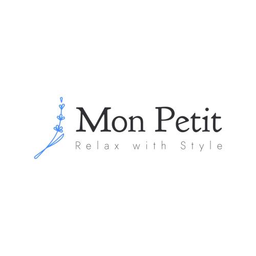 Mon Petitに飾ってある許可証、賞状、看板またはその他の書類