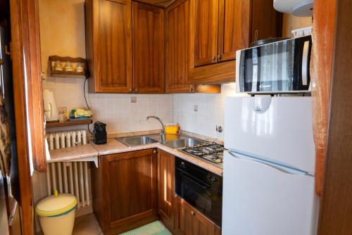 Dapur atau dapur kecil di Intero appartamento a Pragelato per casa vacanze