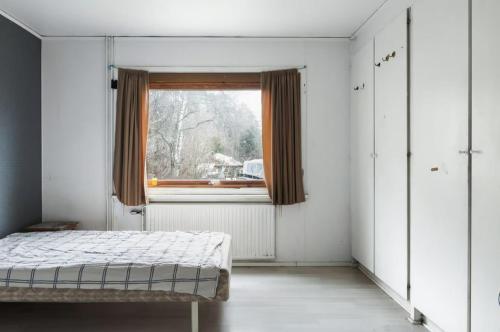 Postel nebo postele na pokoji v ubytování Premium Workers Home 10 bedrooms Near Volvo