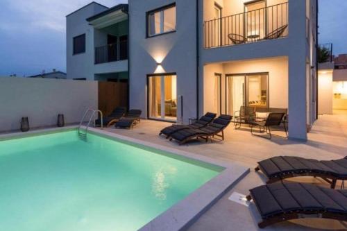 Luxury villa with a swimming pool Nova Vas, Porec - 24282