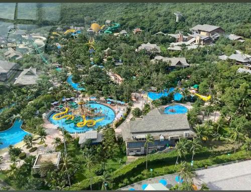 Πισίνα στο ή κοντά στο Seaside Fireworks Apartment Free Gym & Pool