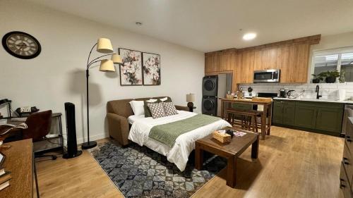 Dapur atau dapur kecil di Birdie on the Hill