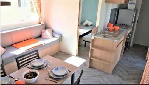 Photo de la galerie de l'établissement Mobilhome de rêve 2 chambres, à Veuzain-sur-Loire