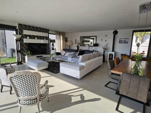 Photo de la galerie de l'établissement Villa contemporaine aux Issambres - FR-1-768-118, à Roquebrune-sur Argens