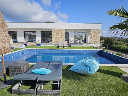 Photo de la galerie de l'établissement Villa contemporaine aux Issambres - FR-1-768-118, à Roquebrune-sur Argens