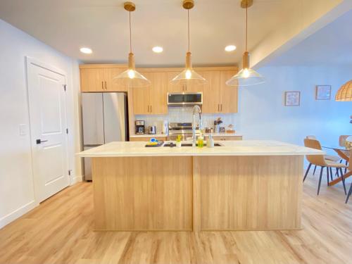 Η κουζίνα ή μικρή κουζίνα στο BRAND NEW 3 BR Entire Home SW 15mins Airport & WEM