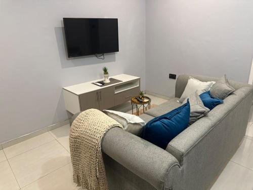Avondale Flat along king george, Aircon, Solar, Smart TV, Wifi, Netflix