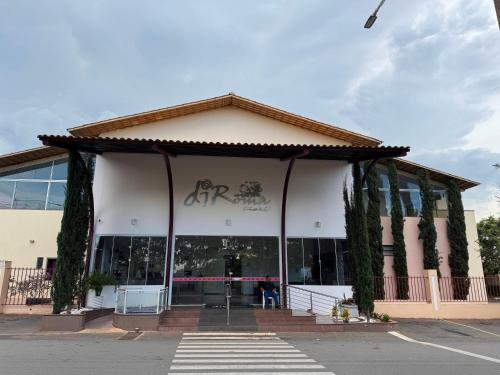 Tòa nhà nơi khách sạn tọa lạc