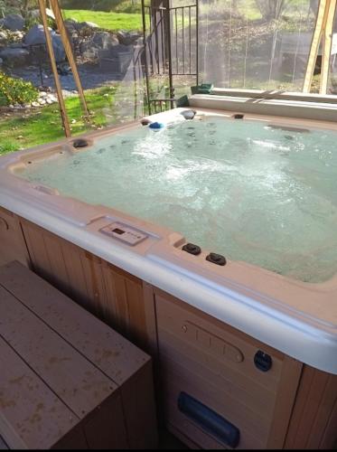 a jacuzziificialificialificialificialificialificialificialificialificialificialificial at Sequoia Eagle Nest in Three Rivers