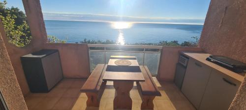 mini villa front de mer Gionnello