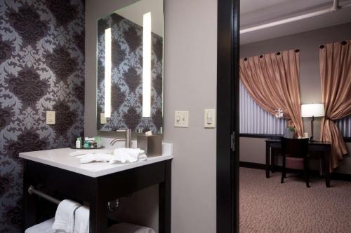 Fotografie z fotogalerie ubytování The Giacomo, Ascend Hotel Collection v destinaci Niagara Falls