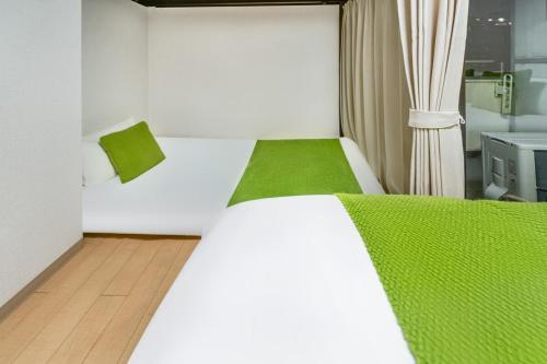 406Room,With elevator, 700m 4 min walk from Nishi-Shinjuku 5-chome, direct access to Shinjuku, 28 sqm