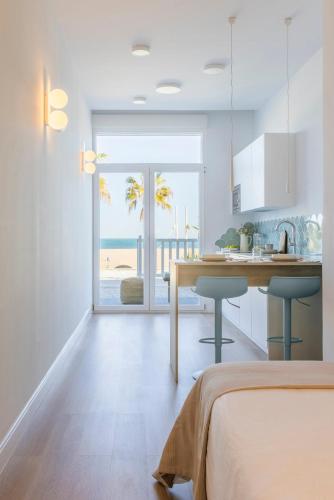 Exclusive beachfront apartment