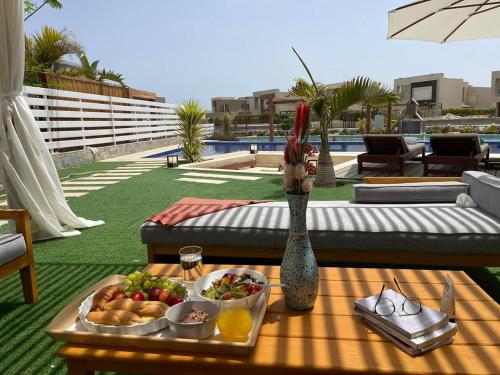 Villa private pool on Lagoon