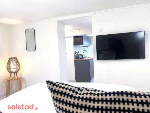 TV a/nebo společenská místnost v ubytování The Cheapest Flat in Town - By Solstad