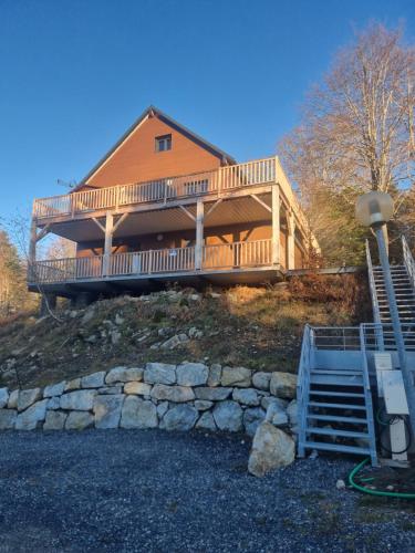 Photo de la galerie de l'établissement Appartement près des pistes dans la foret, à Boutx