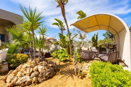 Renas Secret Garden House