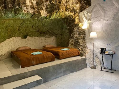 Ruang duduk di PALEO Stone Age