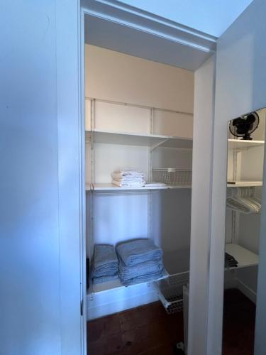 2 BEDROOOM Flat in the Heart of Graça Lisbon