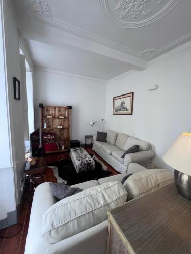 2 BEDROOOM Flat in the Heart of Graça Lisbon