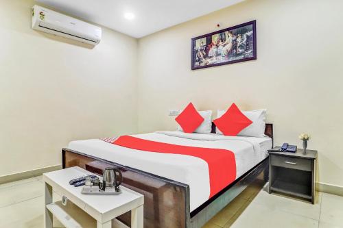 Gallery image of Hotel O Airport Shine Inn in Shamshabad