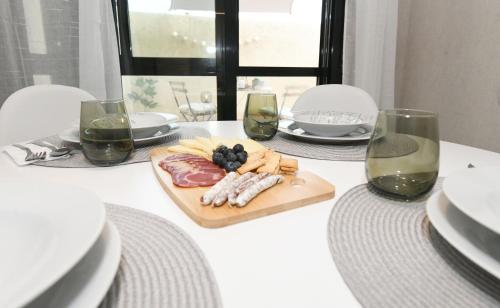 Makanan di atau berdekatan apartmen