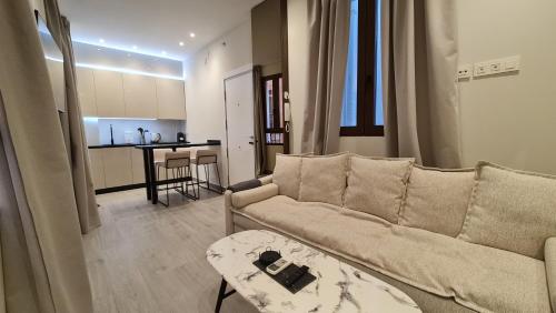 Suspiro 102 Cosmopolitan Loft
