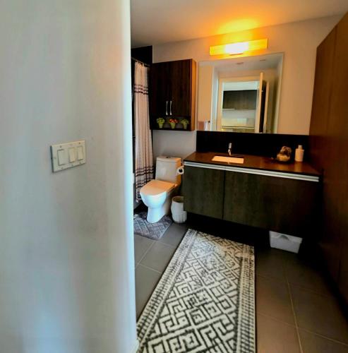Un baño de Breath Taking View-4Guest DT Skyline 35th Floor