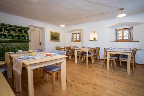 Restoran atau tempat lain untuk makan di Landhouse Bled