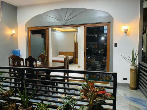 Gambar di galeri bagi Dos Casa di Puerto Princesa City