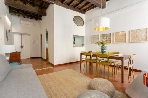 Trastevere 2 Badrooms Design Appartment