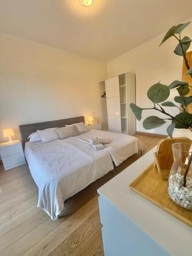 Posteľ alebo postele v izbe v ubytovaní Modern flat and private attic close to beach