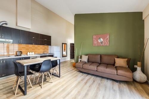 Dapur atau dapur kecil di Melon Apartments