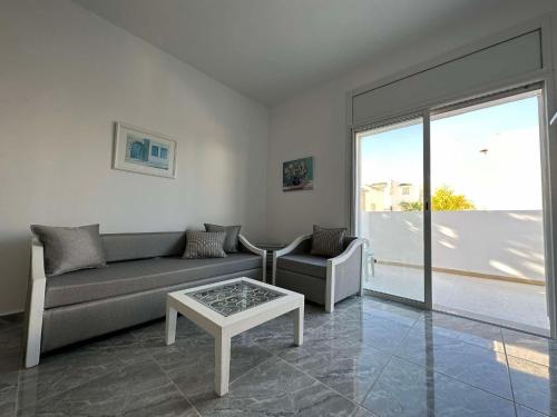 Appartement une chambre avec terrasse 3 mins de la plage 1 hammamet nord