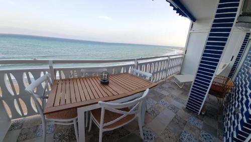 Apartamento L´espigo de Saoret primera linea playa Centro soleado y recien renovado