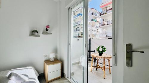 Modern Central Apartment - South Costa, Nerja