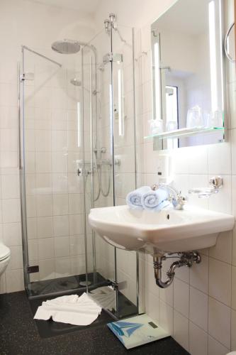 Ένα μπάνιο στο Hotel Ostfriesland garni