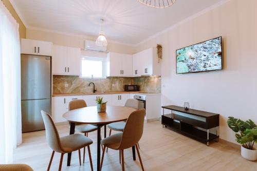 Kuchyň nebo kuchyňský kout v ubytování Esperides Luxury Suites 1