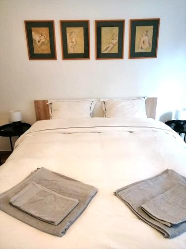 Kipseli Dreams Stylish Apt, AC, WiFi