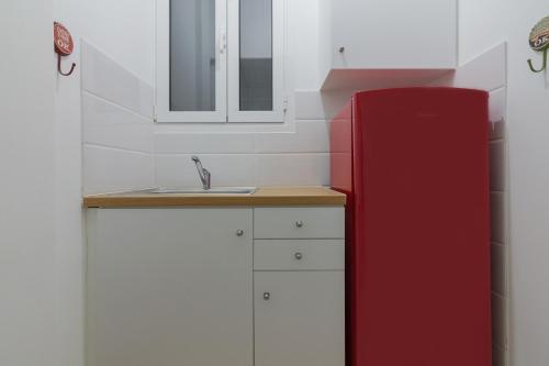Kipseli Dreams Stylish Apt, AC, WiFi