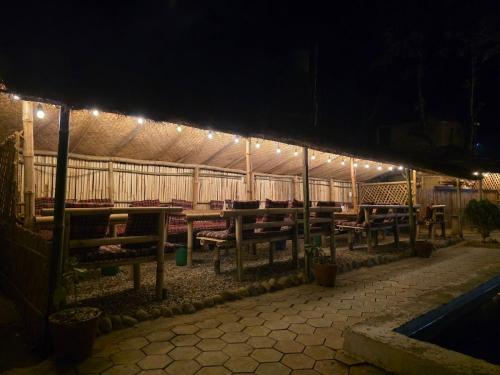 Gallery image of Hotel The Elephant View in Sauraha